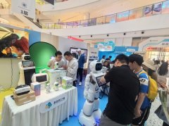 <b>过“糊口时段切片”的立异叙事布局</b>